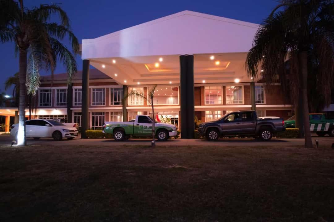 Catange Hotel Charata Esterno foto