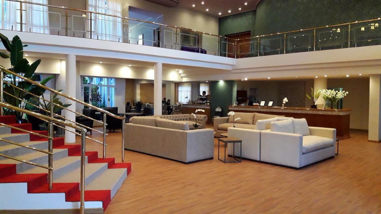 Catange Hotel Charata Esterno foto
